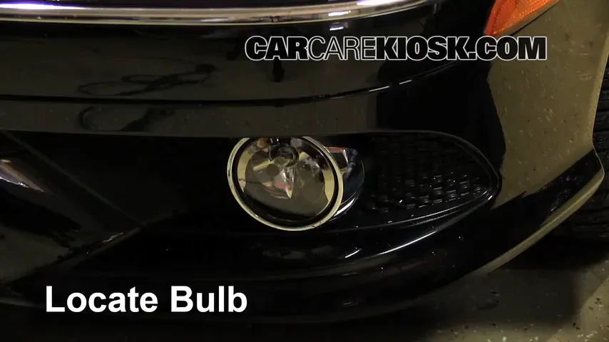 2007 Mercedes-Benz CLK550 5.5L V8 Convertible (2 Door) Lights Fog Light (replace bulb)